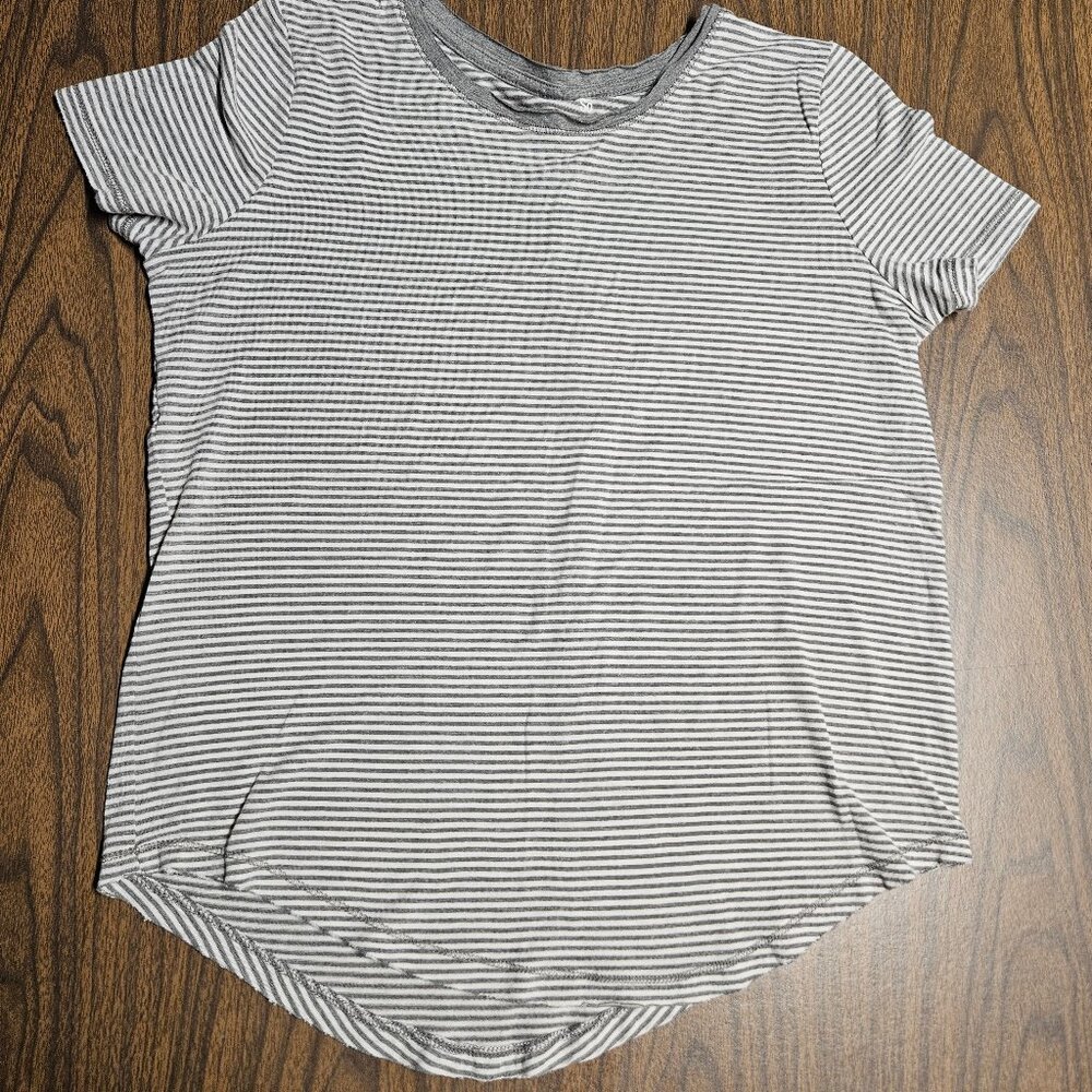 juniors crew neck tee